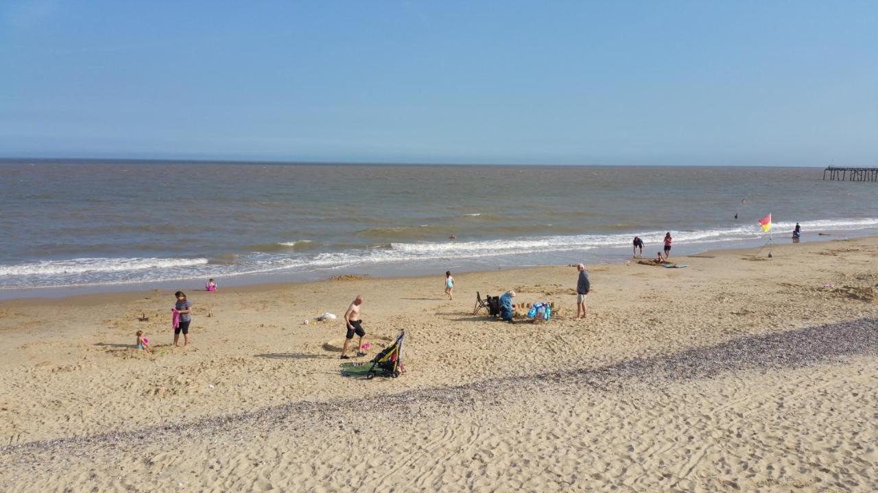 The Coventry Guest House Lowestoft Esterno foto